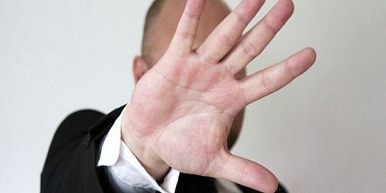 homme contre l'attachement à l'agrandissement du pénis